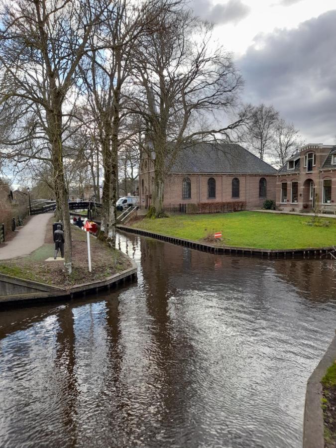 Wuivend Riet Gelegen Op Resort Venetie Giethoorn Bagian luar foto